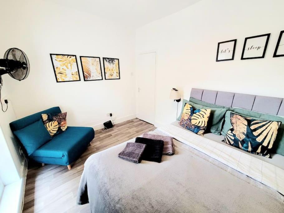 One Bedroom Apartment With A Terrace In Angel London Exteriör bild