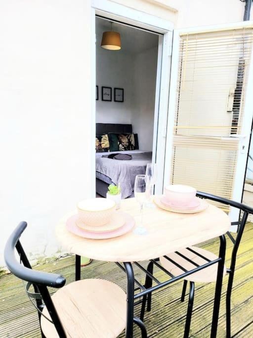 One Bedroom Apartment With A Terrace In Angel London Exteriör bild