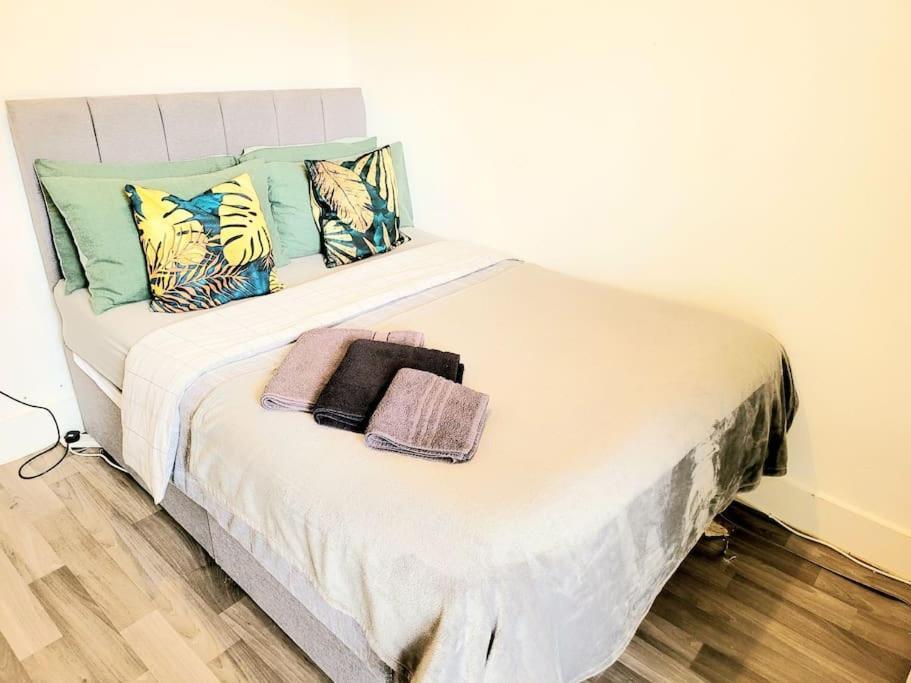 One Bedroom Apartment With A Terrace In Angel London Exteriör bild