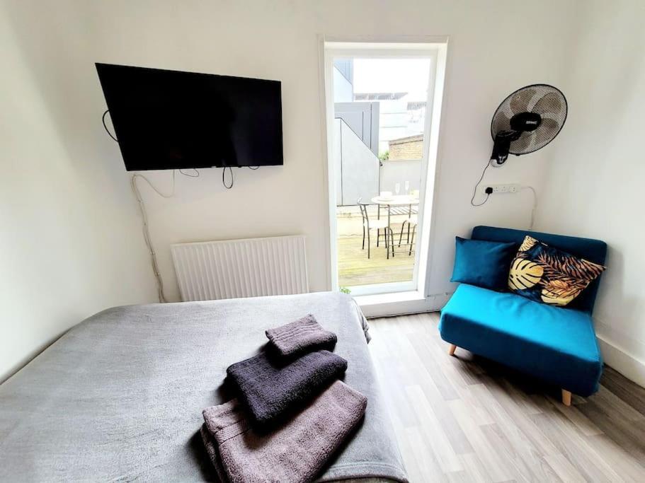One Bedroom Apartment With A Terrace In Angel London Exteriör bild