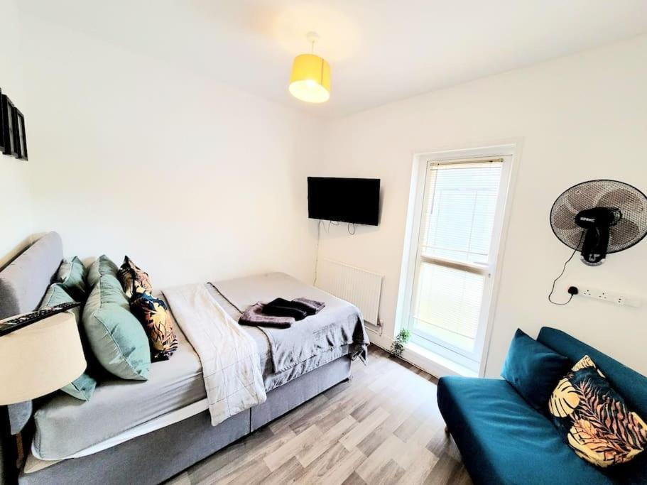 One Bedroom Apartment With A Terrace In Angel London Exteriör bild