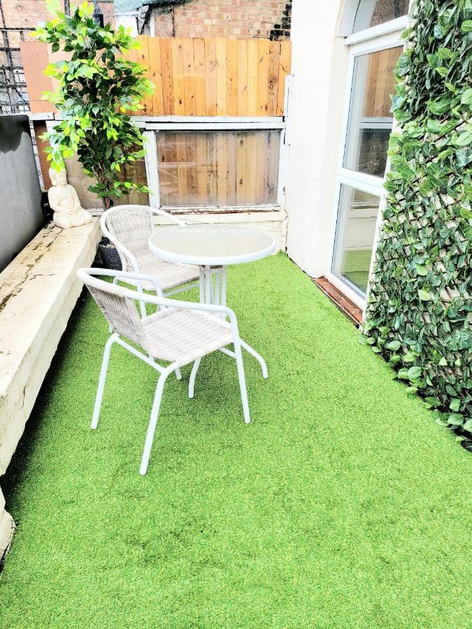 One Bedroom Apartment With A Terrace In Angel London Exteriör bild